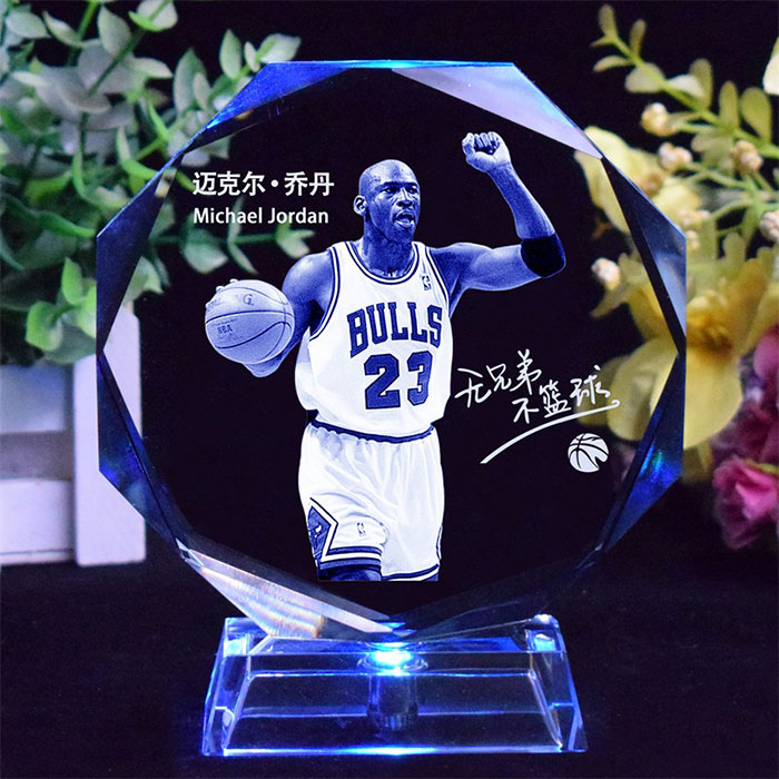 适合送给男朋友的礼物NBA球星纪念水晶摆件