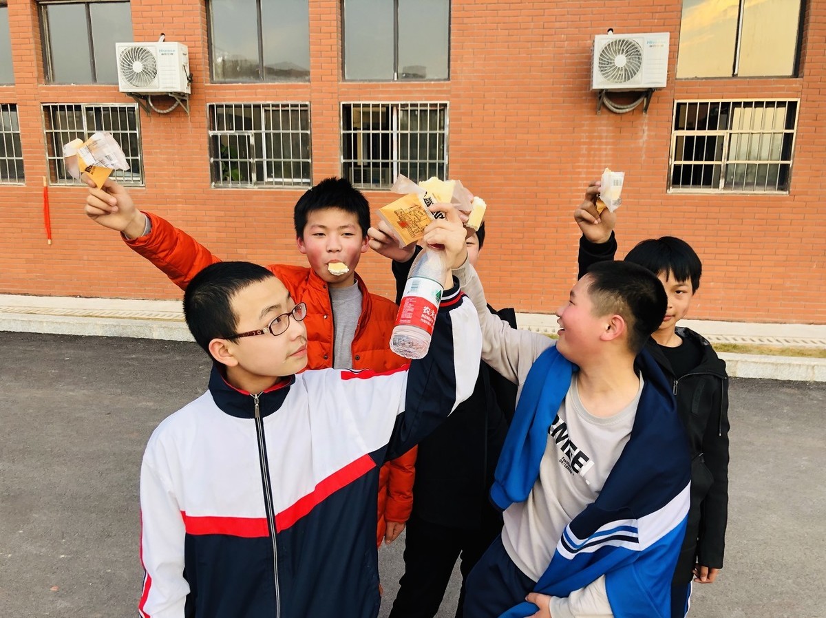 2020 年新年快到了，除去红包给家里人亲送什么礼物最合适？