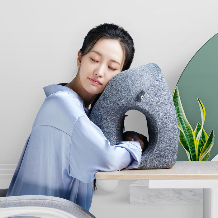 树洞立式午睡抱枕