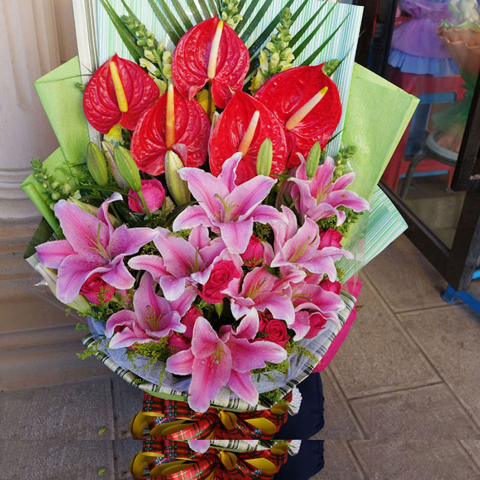 香槟玫瑰百合花速递