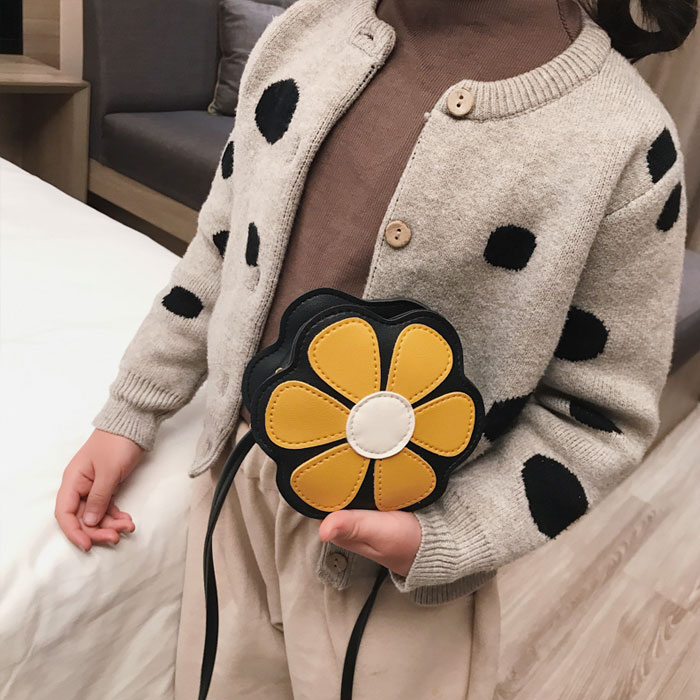 女童讨人喜欢花朵书包