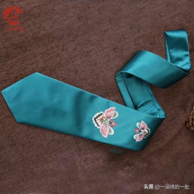 回答送什么手工艺品的生日礼物给同学,不能太简单,但也不能太复杂?