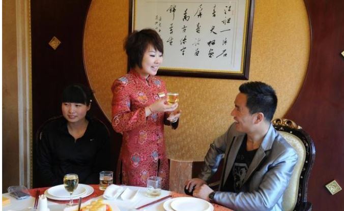 送礼怎么约人私下见面？