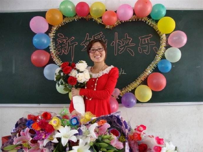 班主任结婚！作为他的学生应该送什么礼物？要有意义又不贵的？