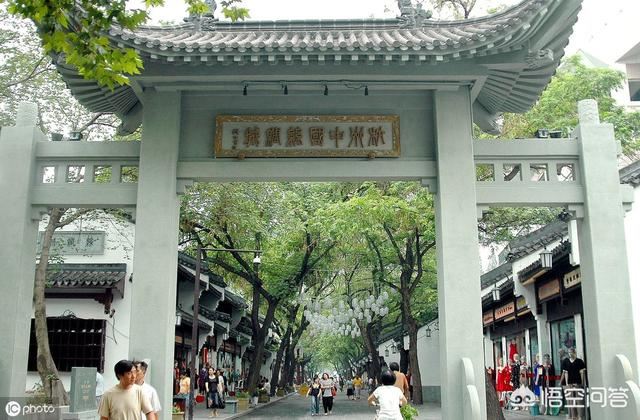 过几天要去杭州旅游，杭州有什么值得买的特产纪念品？
