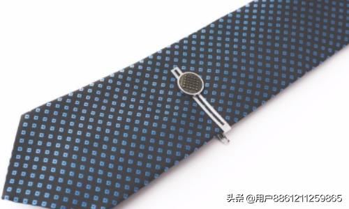 恋爱中女生送男生什么礼物合适？