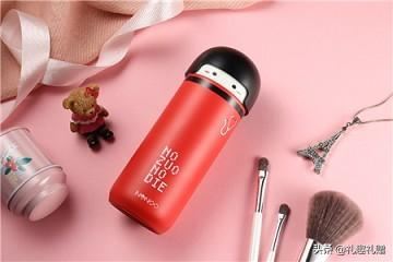 三八妇女节，单位发什么礼品给女职工好呢？