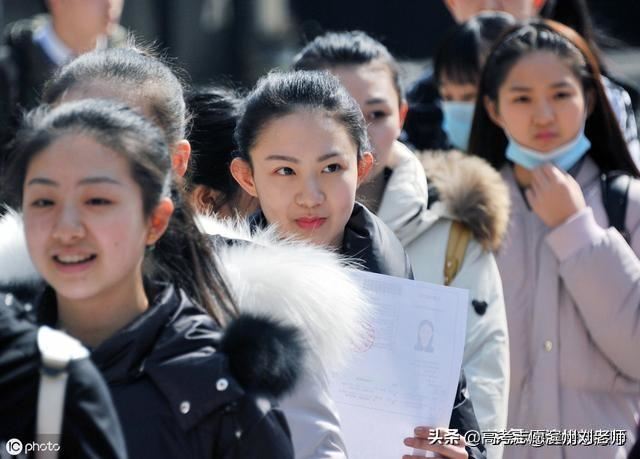 关于女儿学校举办14岁青春奠基仪式，家长该送什么有意义的礼物？
