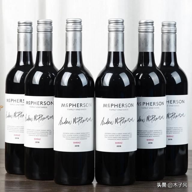 我想买一批进口红酒送礼，请问送什么品牌的红酒比较有面子？