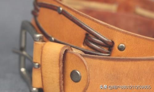 恋爱中女生送男生什么礼物合适？