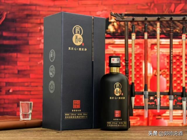 想买瓶白酒送给客户，价位500左右，请问什么品牌比较适合？