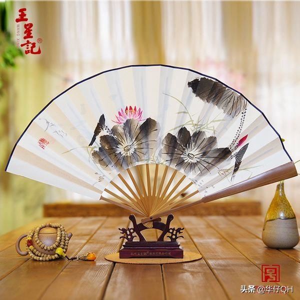 开了个小店，想通过送些小礼品给客户做促销，送什么礼品又实用又不掉档次呢？