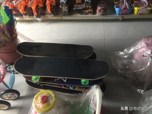 6岁小男孩一般都喜欢什么玩具啊？