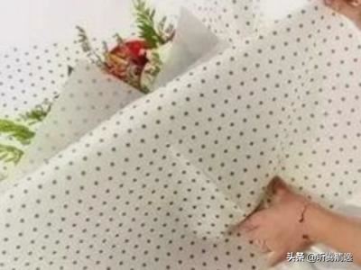 包花束的包装纸怎么折？