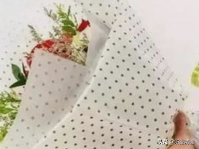 包花束的包装纸怎么折？