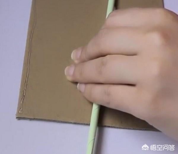 如何用彩纸制作母亲节的礼物相框？