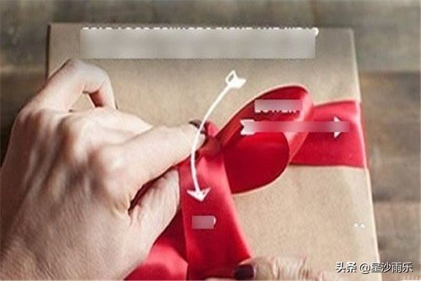 礼品包装蝴蝶结打法？