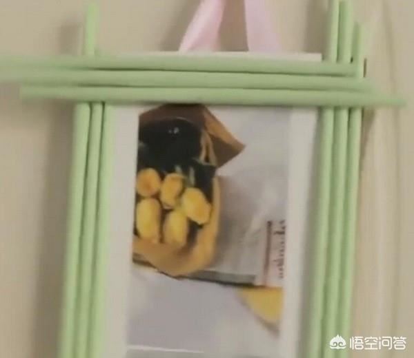 回答如何用彩纸制作母亲节的礼物相框?