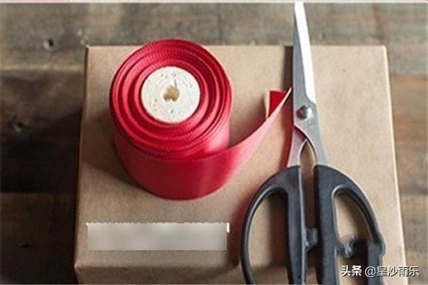 礼品包装蝴蝶结打法？