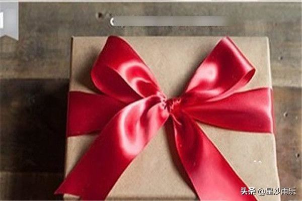 礼品包装蝴蝶结打法？