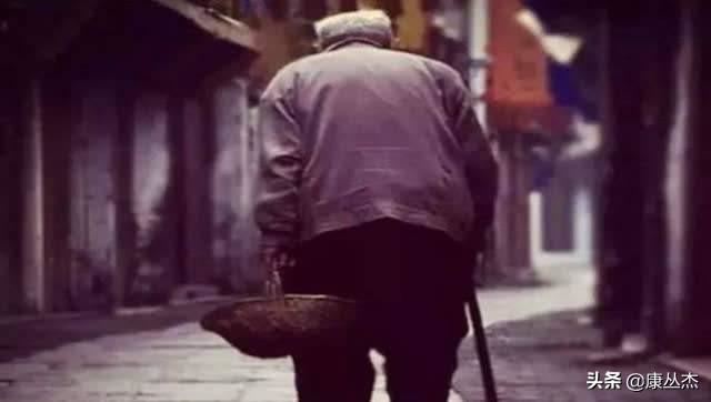 回答送老人什么最实用？