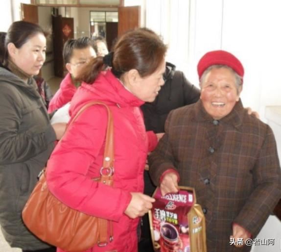 回答给老人送什么礼物好?