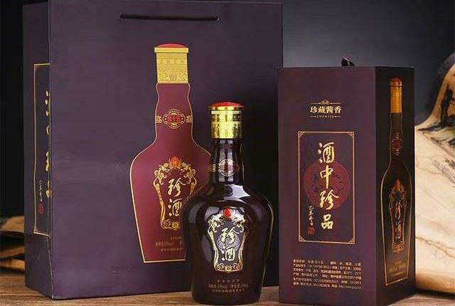 想买白酒送礼，价格在500-600左右，请问那种白酒比较受人喜欢？