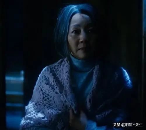 请问有什么电视剧或电影很感人的可以哭得稀里哗啦的？