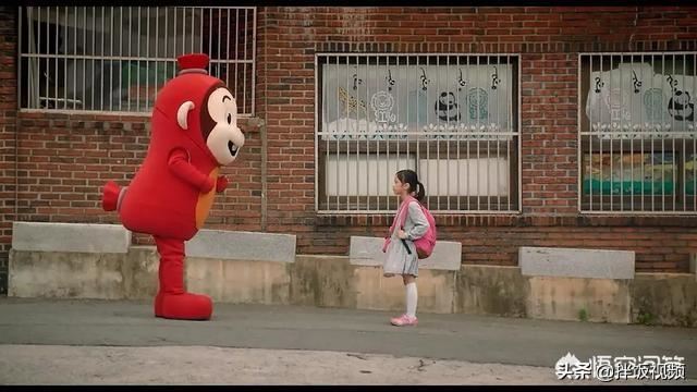 请问有什么电视剧或电影很感人的可以哭得稀里哗啦的？