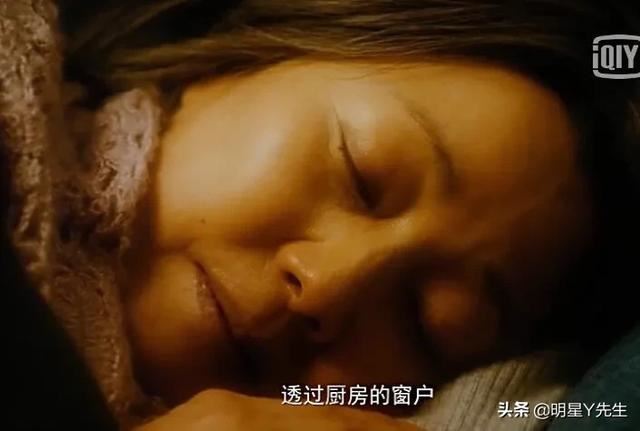 请问有什么电视剧或电影很感人的可以哭得稀里哗啦的？