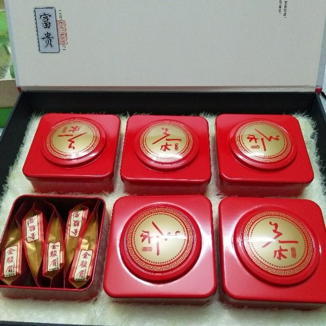 给七八十岁老人送茶叶，应该选用什么品种的茶叶？