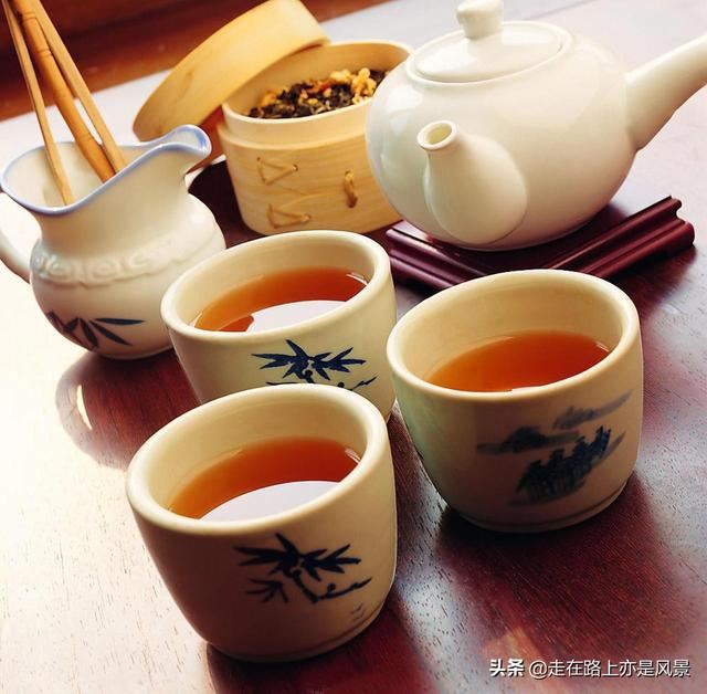 同事很喜欢喝茶，想送茶给她当礼物有什么好的推荐吗？
