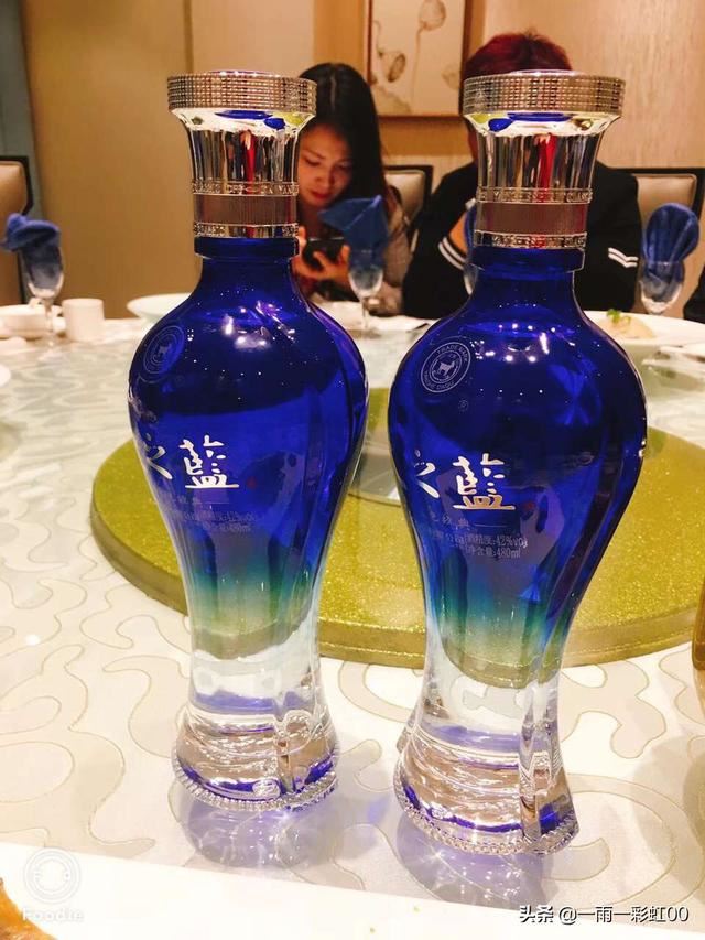 家里亲戚小聚，200~300元/瓶预算，喝什么白酒，求推荐？