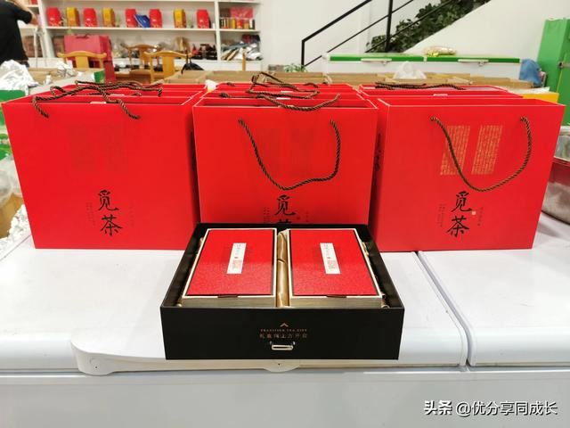 想送领导一盒茶叶，送什么茶叶好呢？