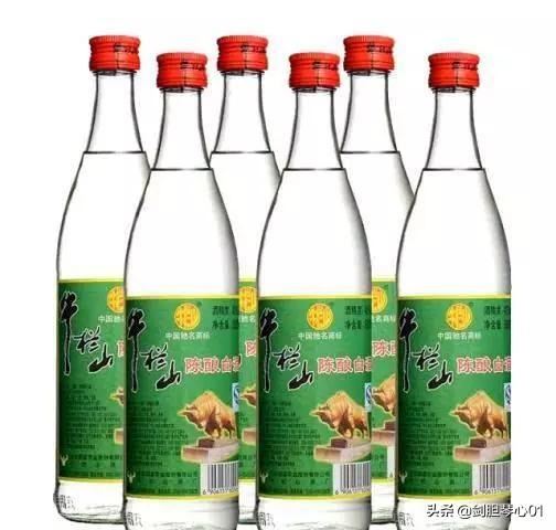 北京是不是二锅头特别出名？我想带回家去两瓶，哪一种最正宗啊？