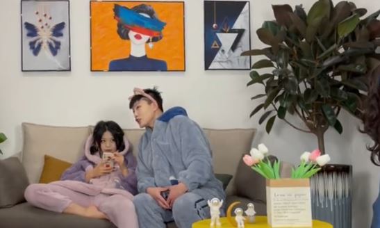 回答惹姐姐生气了怎么办啊?怎么哄她啊?