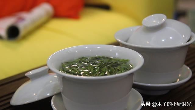 五十多岁的人适合喝什么茶想买给爸妈但不懂？