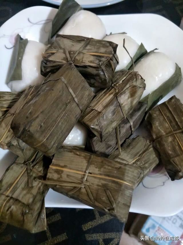 回答春节送礼送什么比较好?四川有些什么特产?