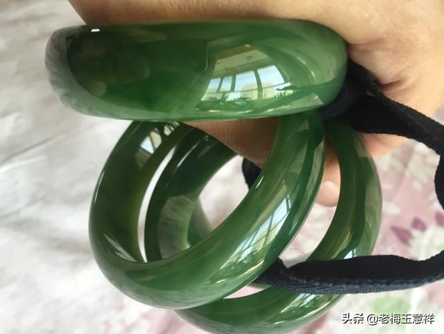 5000元，采购是女的，35岁左右，送什么礼品合适呢？
