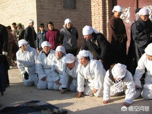 按中国的传统，老人去世，整个葬礼的流程是怎样的？