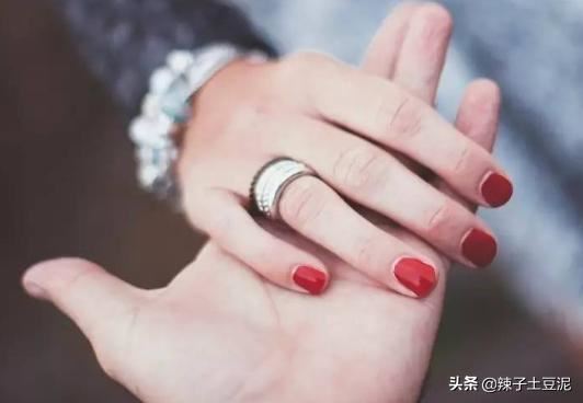 情人节如何暗示自己的男友给你送礼物？