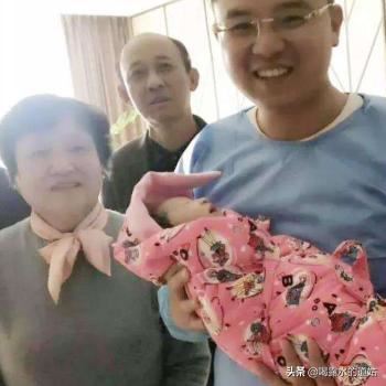 传统的孩子诞生的报喜习俗是怎么样的？