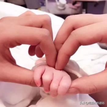传统的孩子诞生的报喜习俗是怎么样的？