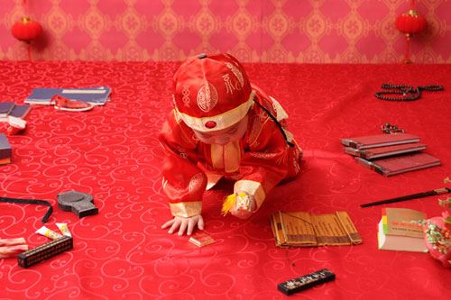 婴儿周岁时抓周的仪式和具体该准备哪些东西？