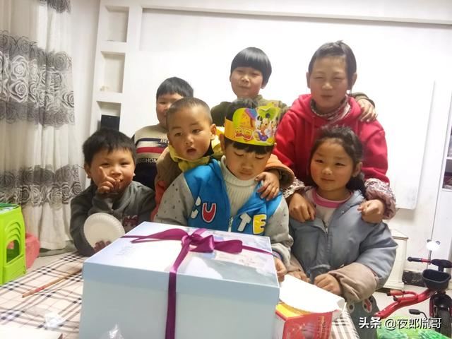 要过年了，很久没有回家，给母亲带什么礼物比较好？