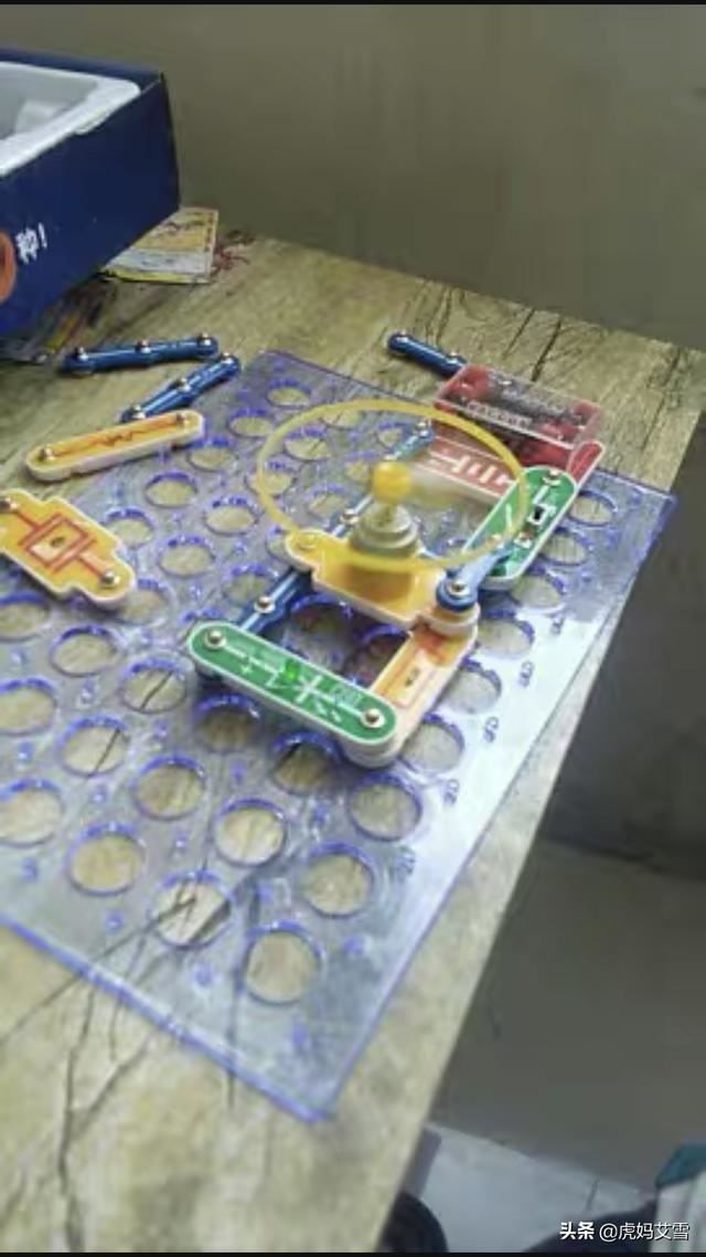 回答给十岁左右小男孩买什么礼物合适呢?