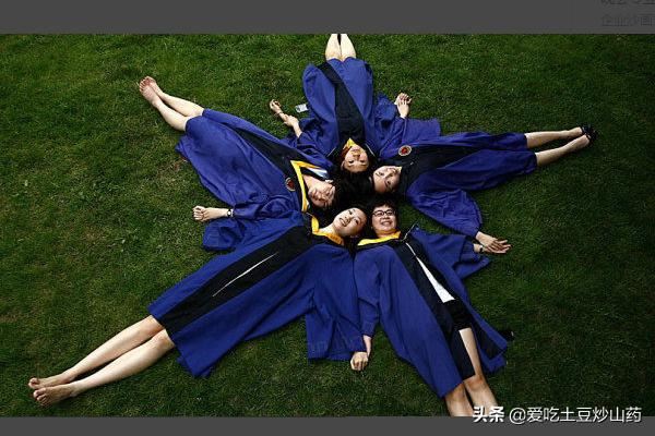 毕业典礼送什么？