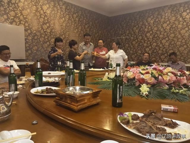 女儿结婚和婆婆住在一起，最近搬新居，一般家庭该给多少贺礼？