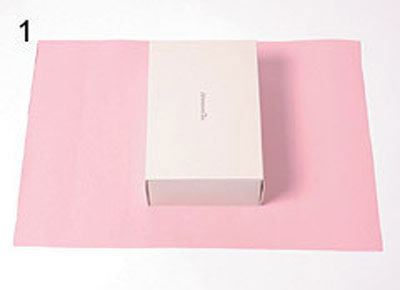 包装纸怎样包礼品？
