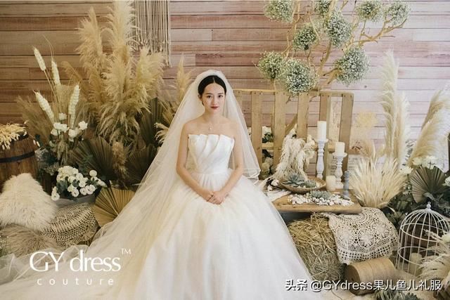 如何选择婚纱礼服的颜色？